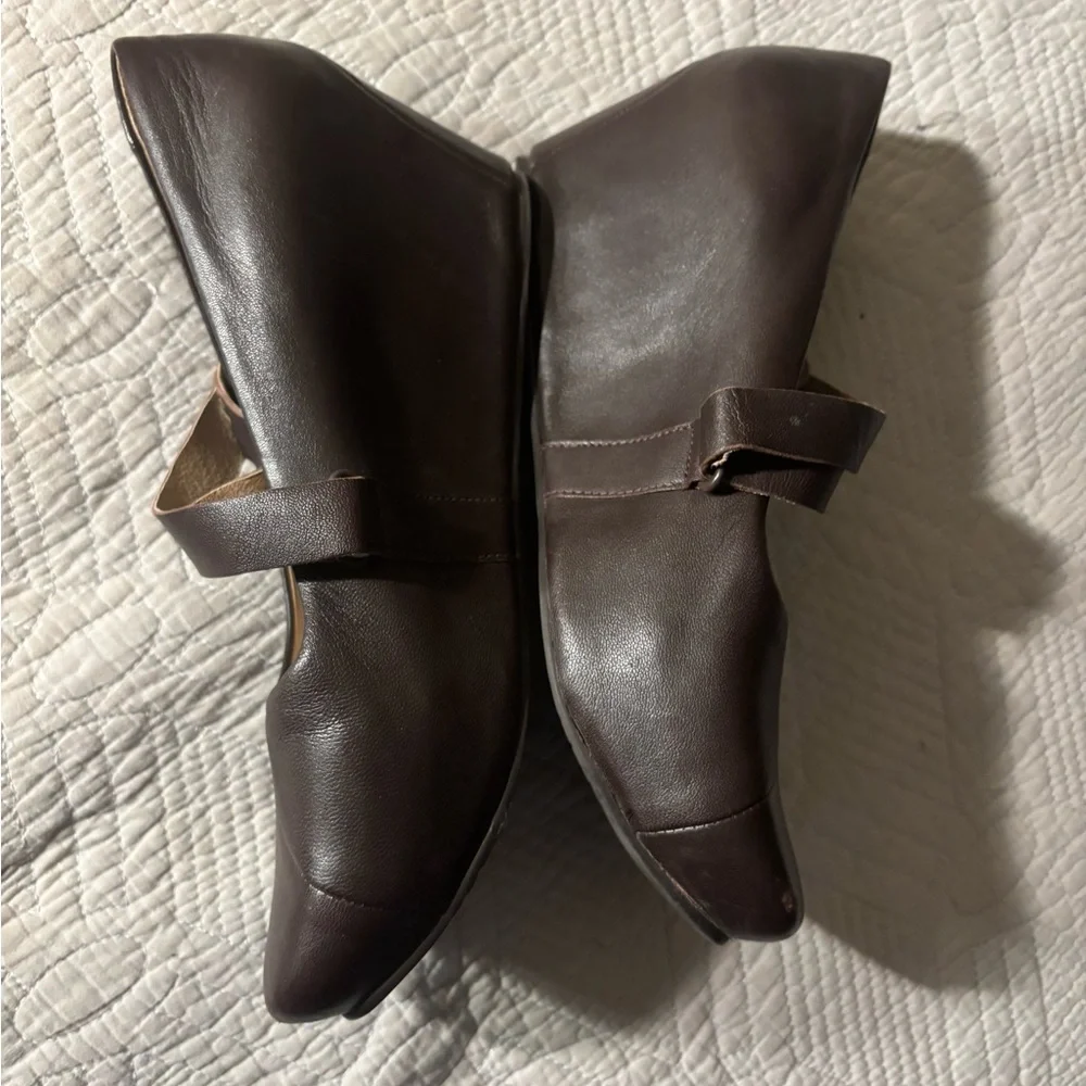 TSUBO Soft Leather Wedges-Size 9 - Picture 3 of 8
